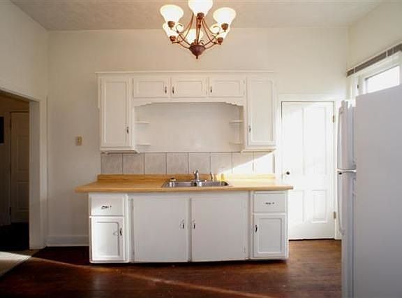 2nd image of 1600 B St