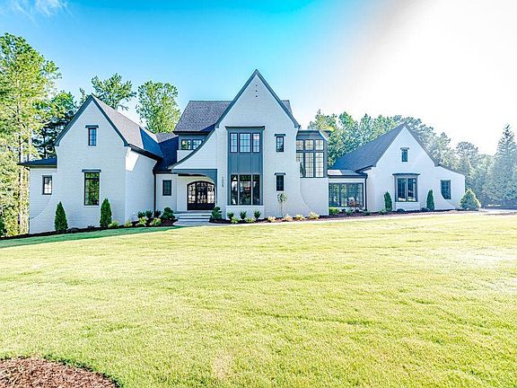 3rd image of 1008 Welch Ln