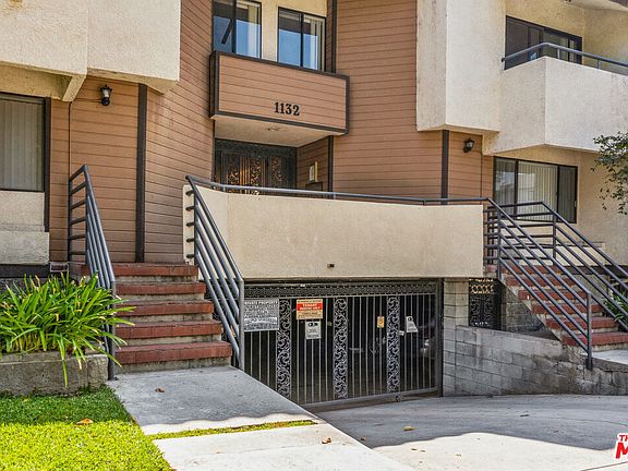 5th image of 1134 Elm Ave