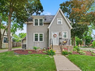 202 W Florida Ave, Urbana, IL 61801
