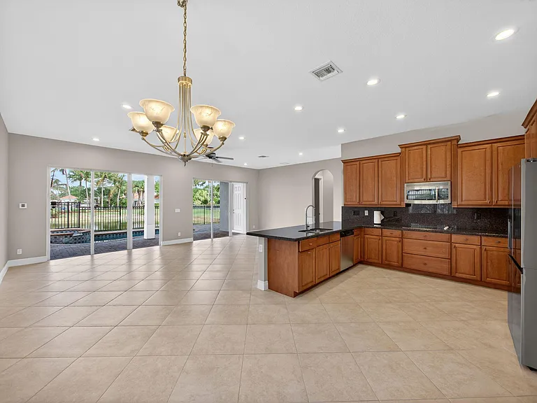 12054 Aviles Circle Palm — Photo 15