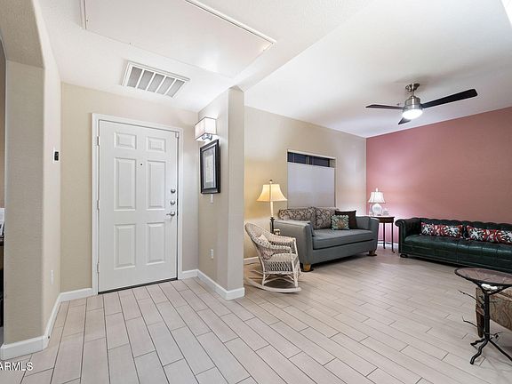 3rd image of 920 E DEVONSHIRE Avenue #4005