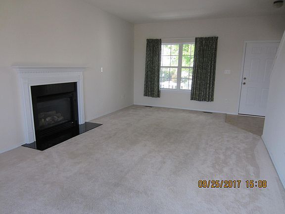 main level w/gas fire place