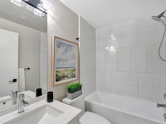 4th image of 12109 223rd St #328