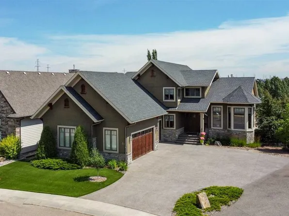 51 W Bannerman Close, Red Deer, AB T4R 0L8