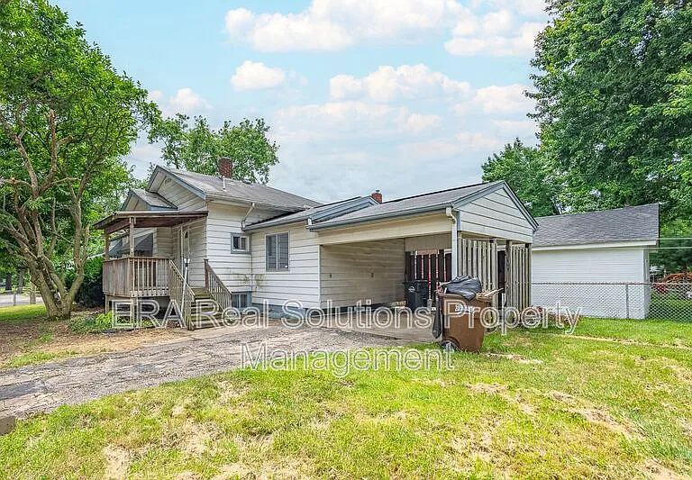2028 W Galbraith Rd — Photo 3