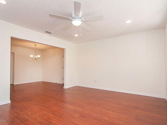 3rd image of 6056 Columbine Dr
