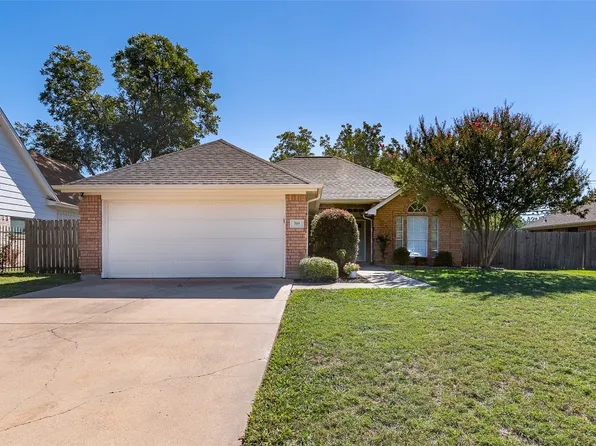 709 Irene St, Burleson, TX 76028