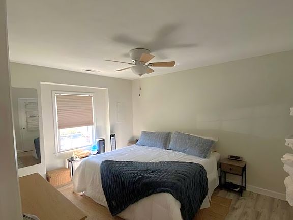 5th image of 598 Pinewood Dr APT 207