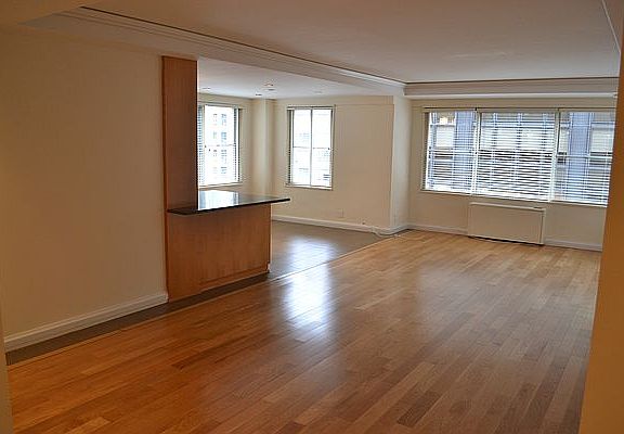 3rd image of 60 W 57th St APT 9H