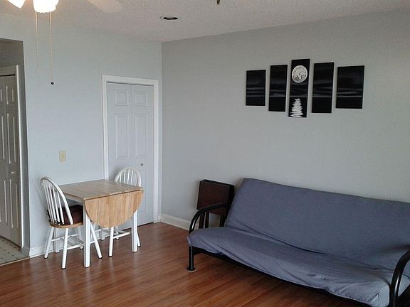 2nd image of 39 W Grand Ave