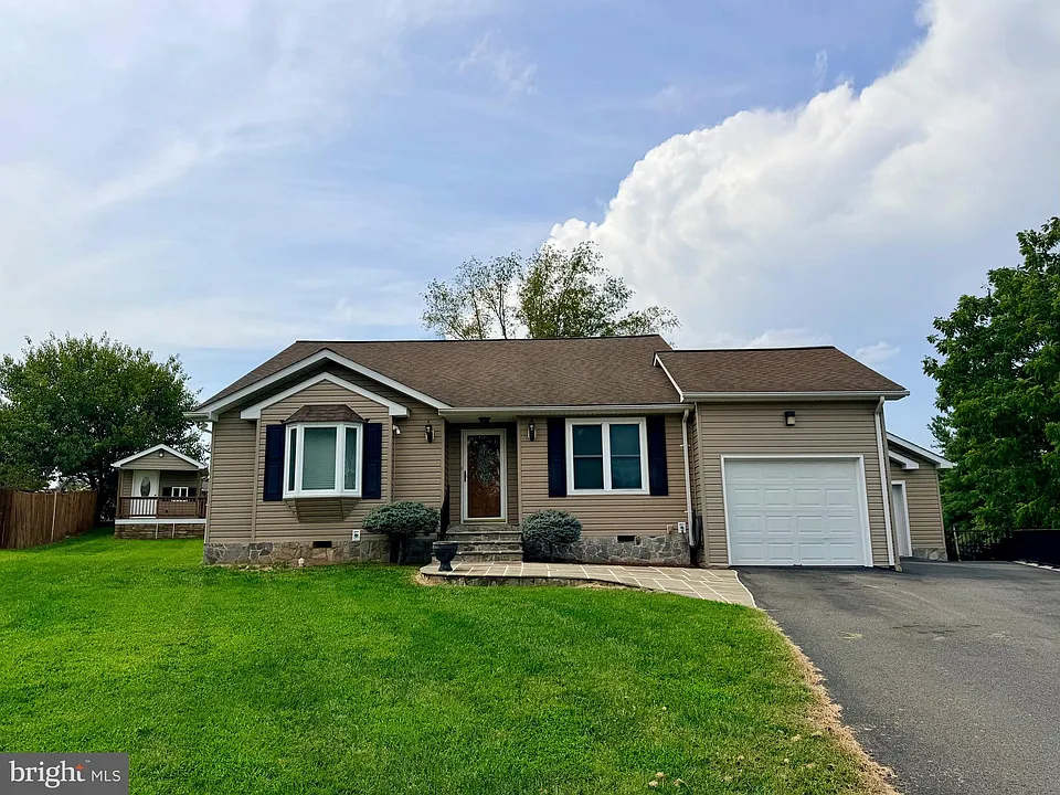 504 Hitt Ct