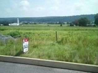 565 Daisy Dr, New Holland, PA 17557