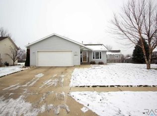 2006 S Grinnell Ave, Sioux Falls, SD 57106