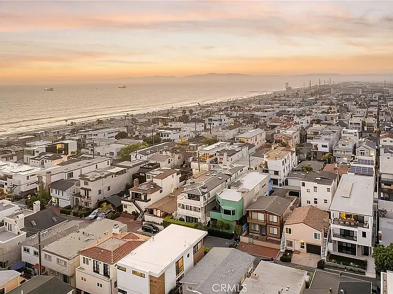 Only blocks away from the beach!