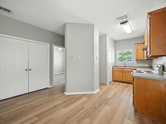 4th image of 5959 Robinwood St