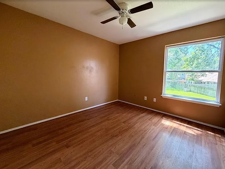 10307 Linecamp Dr — Photo 13