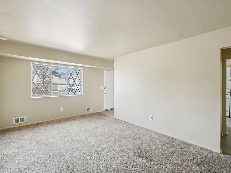 Creekside Apartments — Photo 21