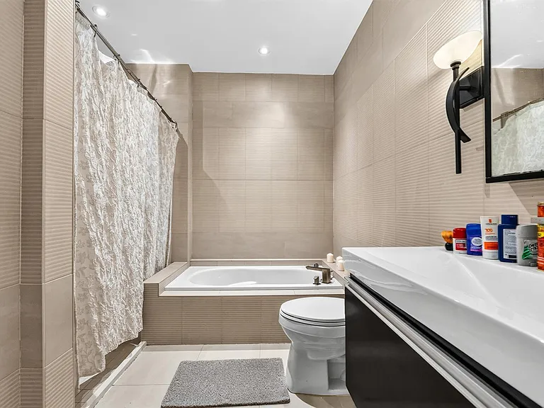 8956 Collins Ave #4 — Photo 34