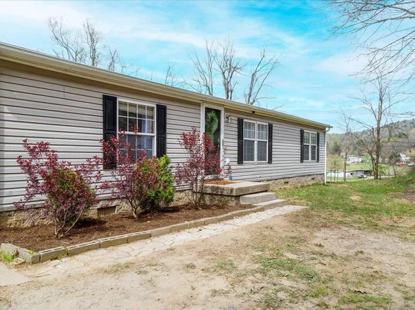 9249 Sweet Annie Dr SE, Copper Hill, VA 24079