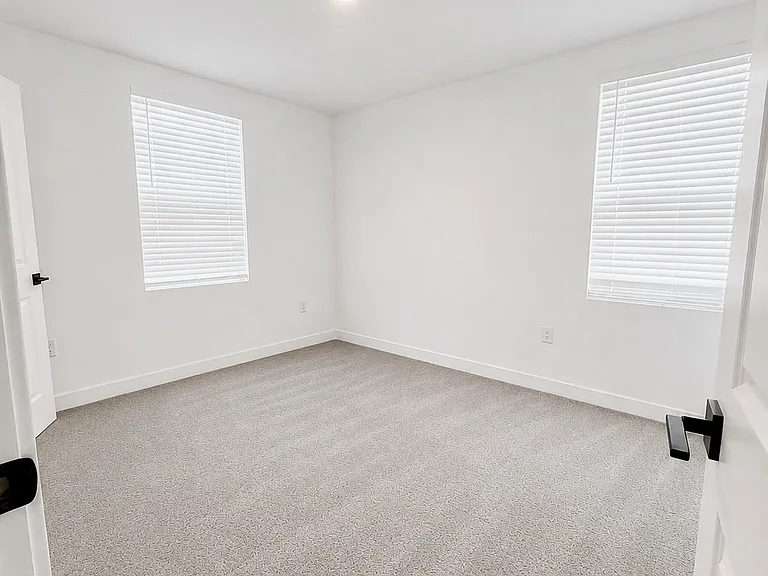 408 Monastery Dr — Photo 7