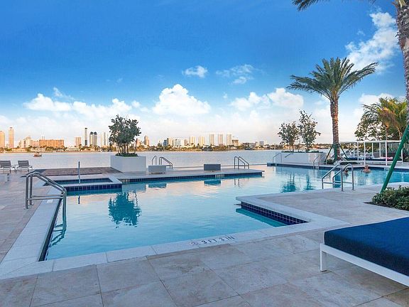 4th image of 17111 Biscayne Boulevard #904