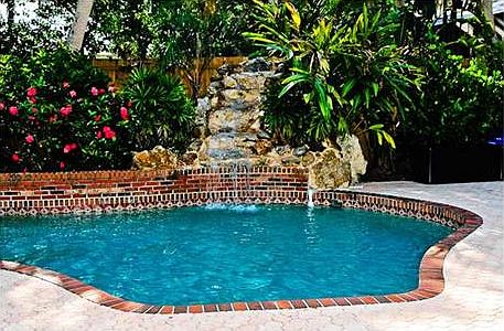 3rd image of 5337 Siesta Ct
