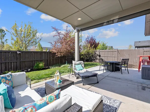 2426 NW Ivy Way, Redmond, OR 97756