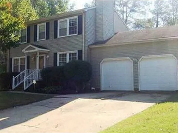 8 Kings Landing Ln, Hampton, VA 23669