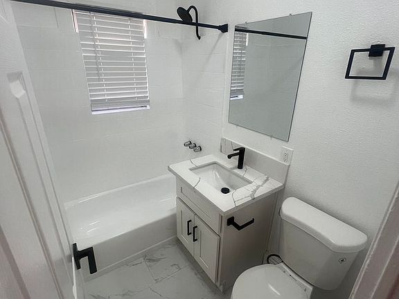 5th image of 1310 S Wilton Pl APT 210