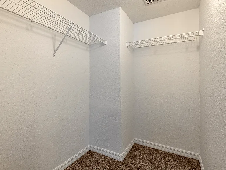 Noah's Landing Apartments — Photo 22