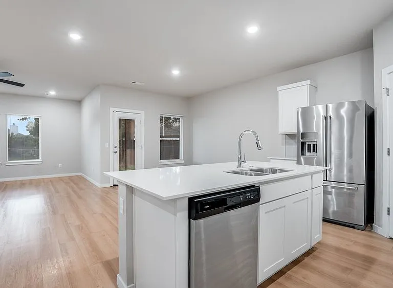 913 W Sonoma St — Photo 5