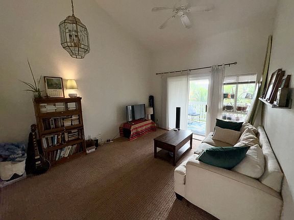 2nd image of 75-6081 Alii Dr APT O202