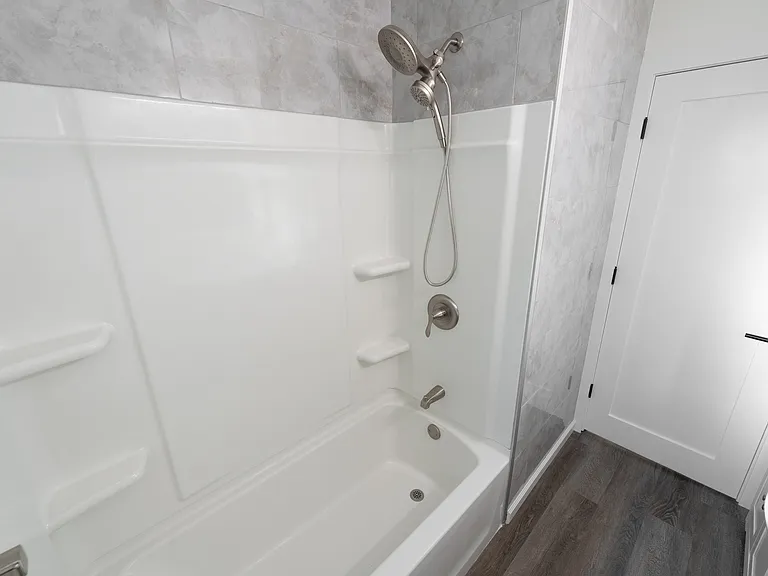 966 E Barrett Ave — Photo 10