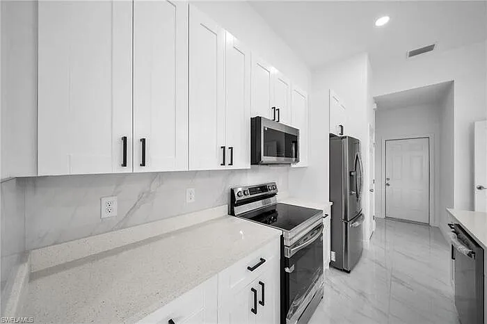 438 Poplar St — Photo 6