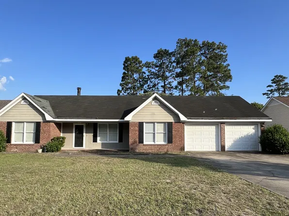 6571 Brookshire St, Fayetteville, NC 28314