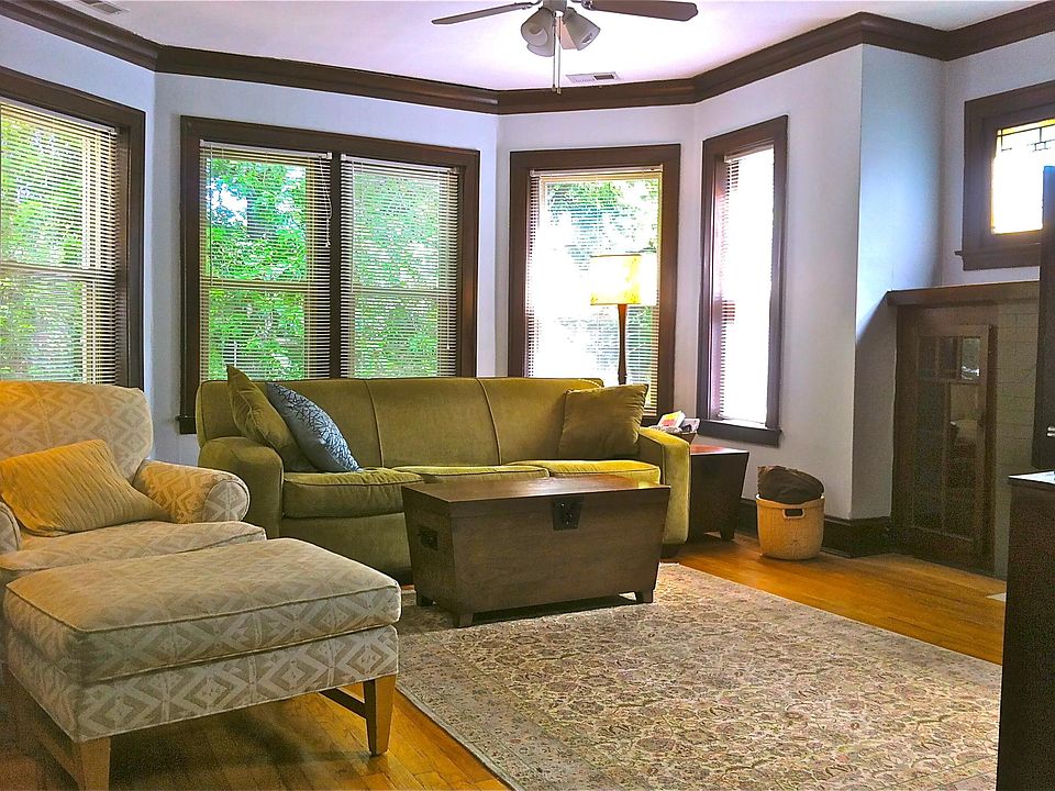 1st image of 1905 W Waveland Ave #1