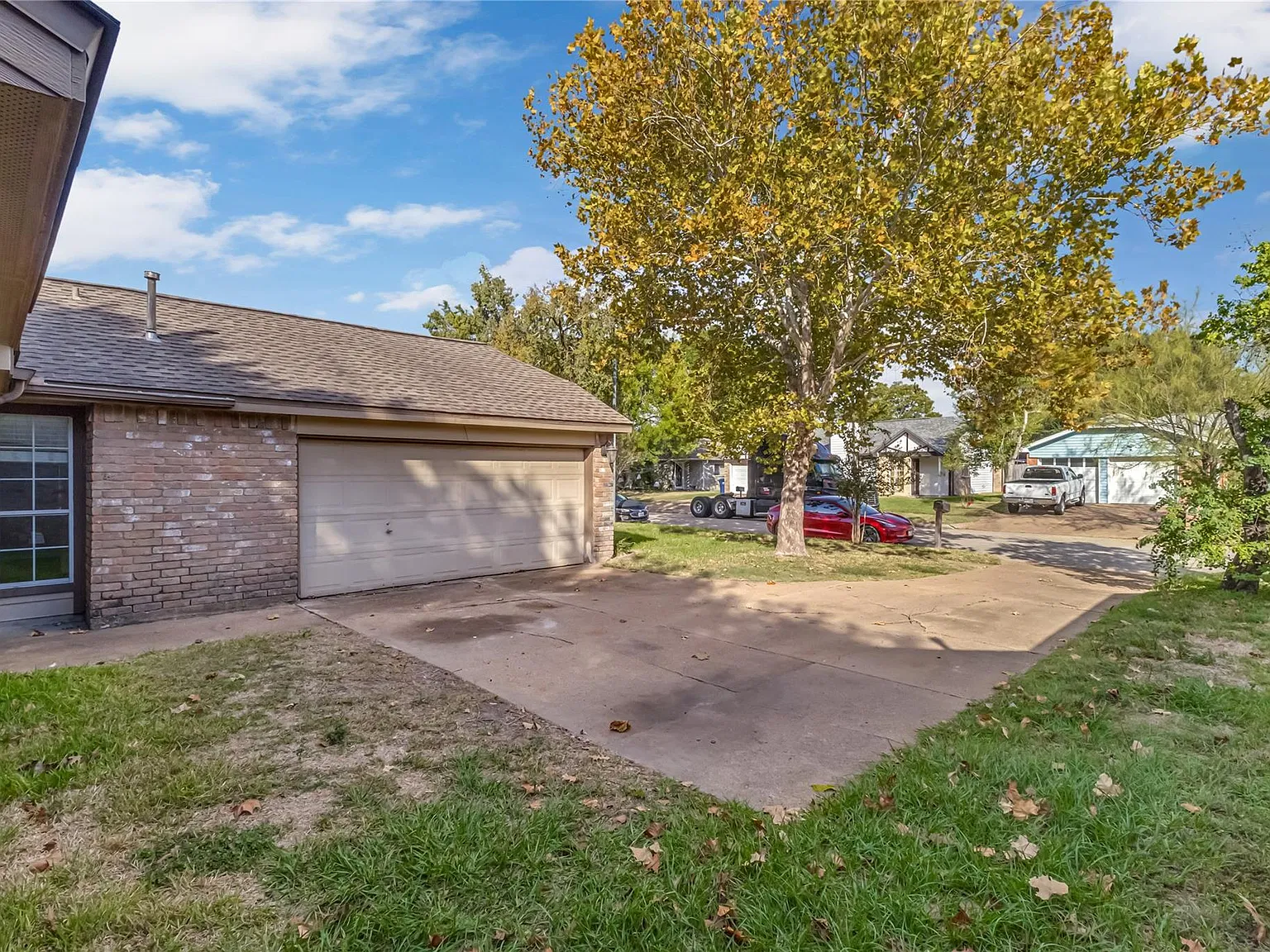 3 bed, 2.0 bath, 1381 sqft, $1,700 — Photo 3