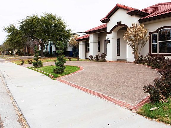 4th image of 2629 Burke Dr