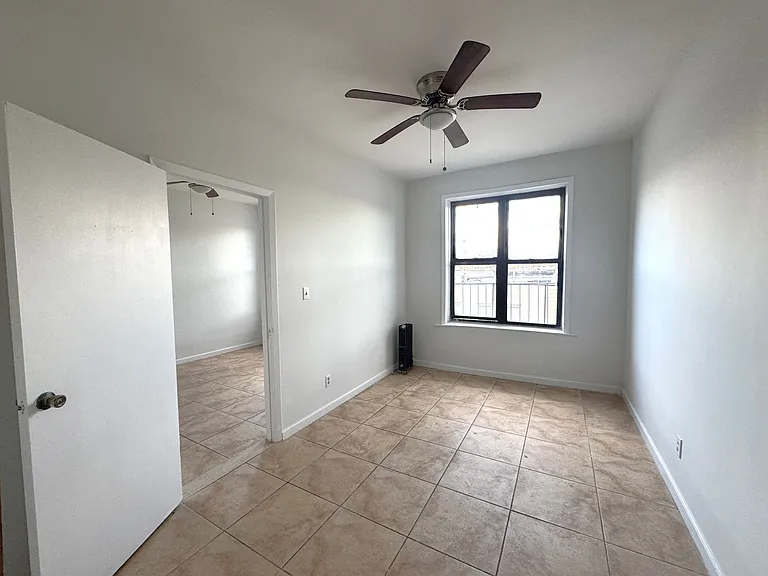 2027 Stillwell Ave #3F — Photo 7