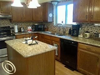 3rd image of 22660 Valerie St