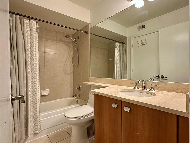 1050 Crystal Way #H — Photo 20