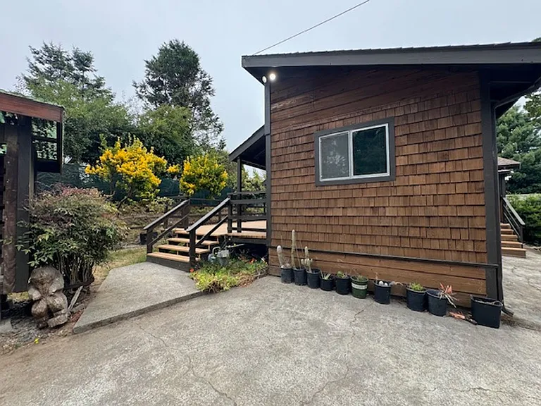 2437 Ridgewood Dr — Photo 21