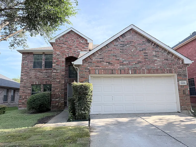 3200 Nandina St — Photo 1