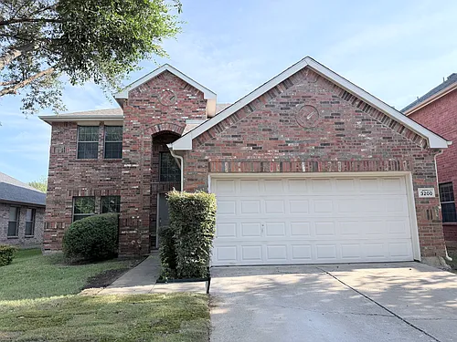 3200 Nandina St Photo 1
