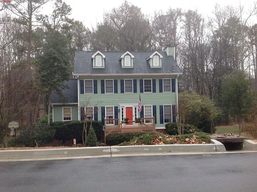 1st image of 1976 Tanglewood Dr