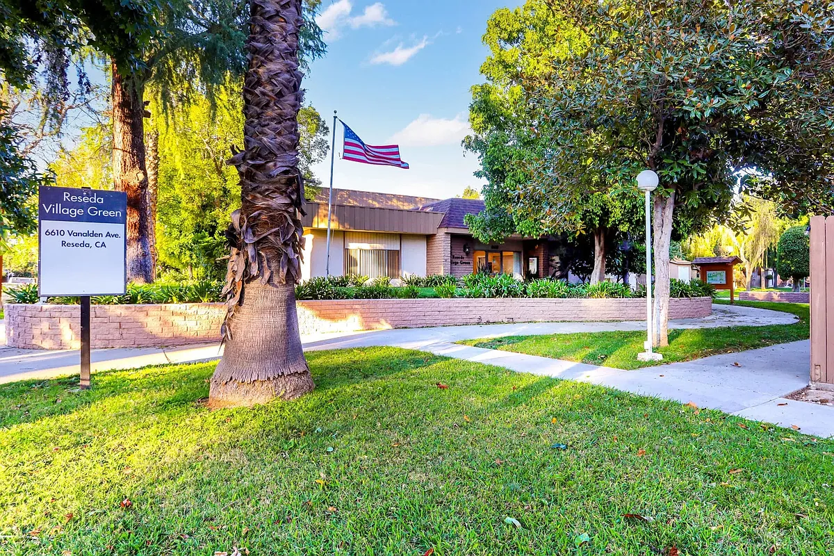 Building Photo - Reseda Village Green