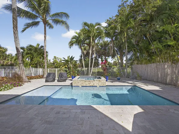 1438 Briar Oak Drive, Royal Palm Beach, FL 33411