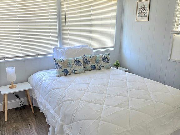 5th image of 2050 SW 83rd Terrace