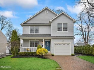 25 Thorne Pl, Hazlet Township, NJ 07734